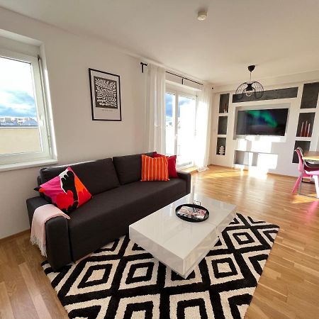 Penthouse Near Central Station With Free Parking Vienna Exterior photo